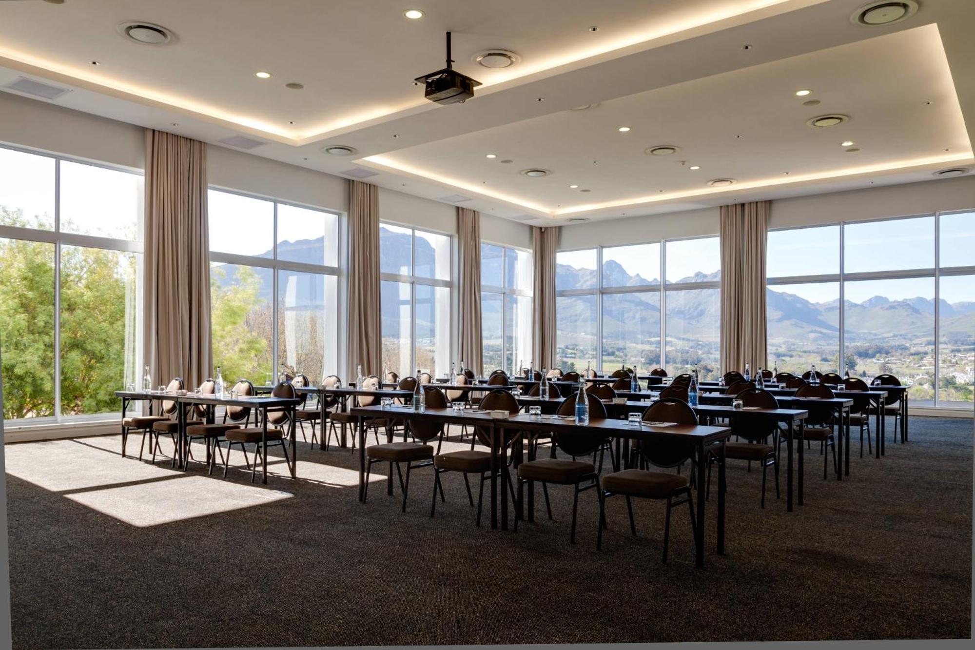 Protea By Marriott Hotel 3*